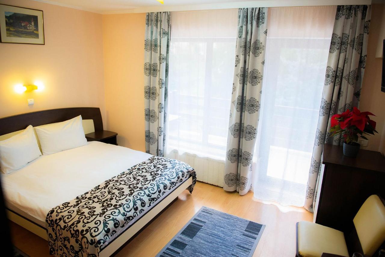 Casa Maia Hotel Buşteni Eksteriør billede