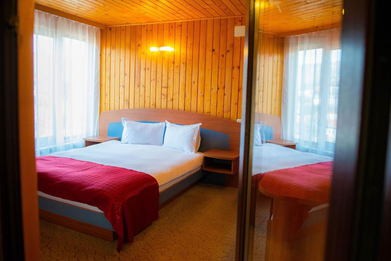 Casa Maia Hotel Buşteni Eksteriør billede