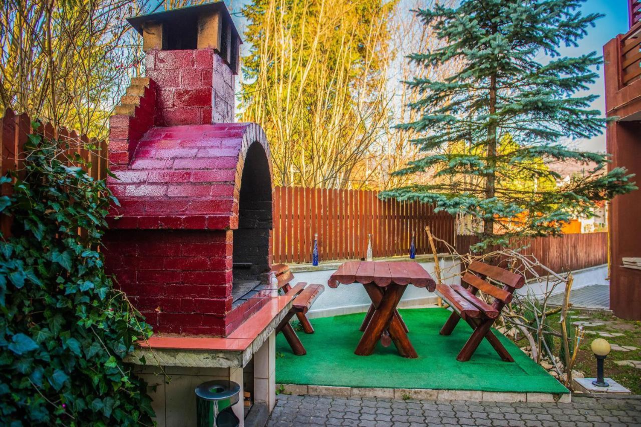 Casa Maia Hotel Buşteni Eksteriør billede